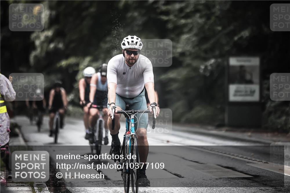13.09.2026 - Stadtparktriathlon H.Heesch http://msf.ph/oto/10377109 13.09.2026 12:18:50 Radfahren 951, 974, 1008, 1029, 1086, 1093, 1099, 1102, 1144, 1159, 1161, 1184 meine-sportfotos.de