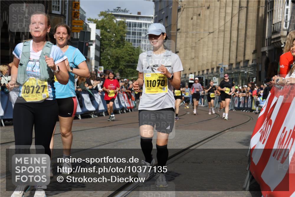 13.09.2026 - 21. swb-Marathon Bremen Strokosch-Dieckow http://msf.ph/oto/10377135 13.09.2026 11:03:20 Ziel 10185, 10528, 10531, 10598, 10715, 10727, 10731, 10955, 11070, 11095, 11313, 11493, 11564, 11676, 11697, 11730, 11785, 11836, 12214, 12247, 12421, 12432, 12448, 12465, 12483, 10187, 10309, 10420, 10902, 10904, 11211, 11411, 11598, 11655, 11746, 11773, 12611 meine-sportfotos.de