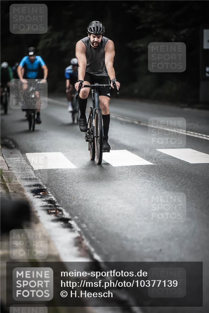 13.09.2026 - Stadtparktriathlon H.Heesch http://msf.ph/oto/10377139 13.09.2026 10:58:45 Radfahren 407, 442, 450, 457, 478, 483, 499, 548, 556, 573, 598, 605, 611, 630, 634, 656, 665, 668 meine-sportfotos.de