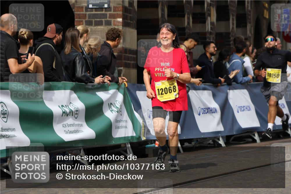 13.09.2026 - 21. swb-Marathon Bremen Strokosch-Dieckow http://msf.ph/oto/10377163 13.09.2026 11:03:24 Ziel 10185, 10195, 10528, 10531, 10598, 10715, 10727, 10731, 10959, 11070, 11095, 11313, 11493, 11676, 11697, 11836, 12214, 12421, 12432, 12448, 12483, 10187, 10327, 10420, 10569, 10902, 10950, 11211, 11411, 11595, 11598, 11655, 11746, 12074 meine-sportfotos.de