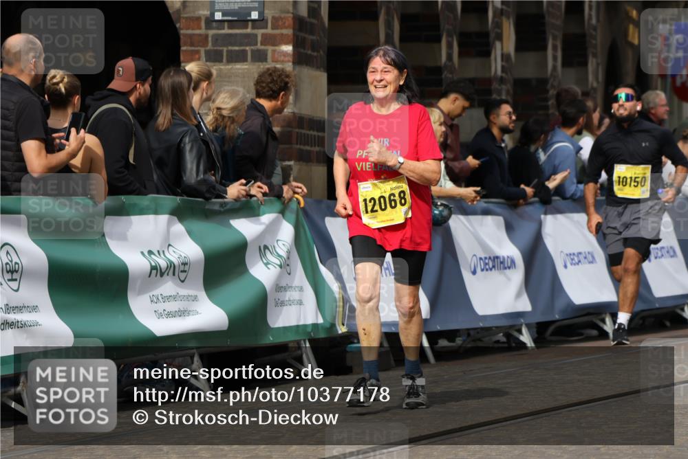 13.09.2026 - 21. swb-Marathon Bremen Strokosch-Dieckow http://msf.ph/oto/10377178 13.09.2026 11:03:24 Ziel 10185, 10195, 10528, 10531, 10598, 10715, 10727, 10731, 10959, 11070, 11095, 11313, 11493, 11676, 11697, 11836, 12214, 12421, 12432, 12448, 12483, 10187, 10327, 10420, 10569, 10902, 10950, 11211, 11411, 11595, 11598, 11655, 11746, 12074 meine-sportfotos.de