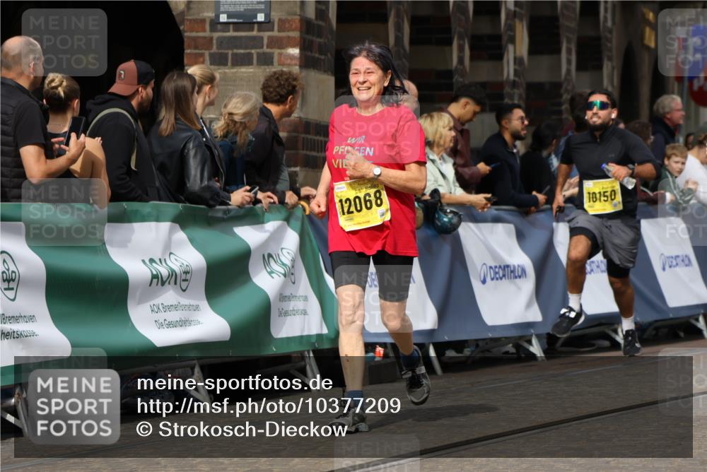 13.09.2026 - 21. swb-Marathon Bremen Strokosch-Dieckow http://msf.ph/oto/10377209 13.09.2026 11:03:25 Ziel 10185, 10195, 10528, 10531, 10598, 10715, 10727, 10731, 10959, 11070, 11095, 11313, 11493, 11676, 11697, 11836, 12214, 12421, 12432, 12448, 12483, 10090, 10091, 10327, 10420, 10569, 10902, 10950, 11211, 11411, 11595, 11655, 11746, 12074 meine-sportfotos.de