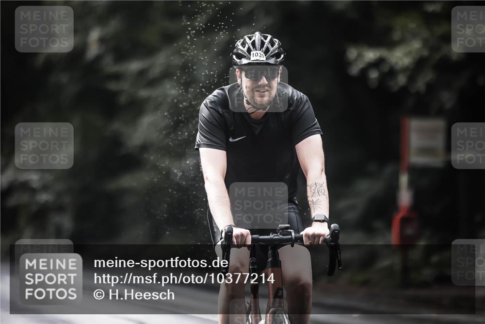 13.09.2026 - Stadtparktriathlon H.Heesch http://msf.ph/oto/10377214 13.09.2026 12:18:59 Radfahren 951, 1033, 1099, 1102, 1106, 1132, 1144 meine-sportfotos.de
