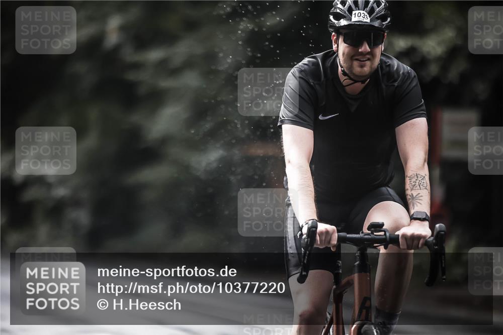 13.09.2026 - Stadtparktriathlon H.Heesch http://msf.ph/oto/10377220 13.09.2026 12:18:59 Radfahren 951, 1033, 1099, 1102, 1106, 1132, 1144 meine-sportfotos.de
