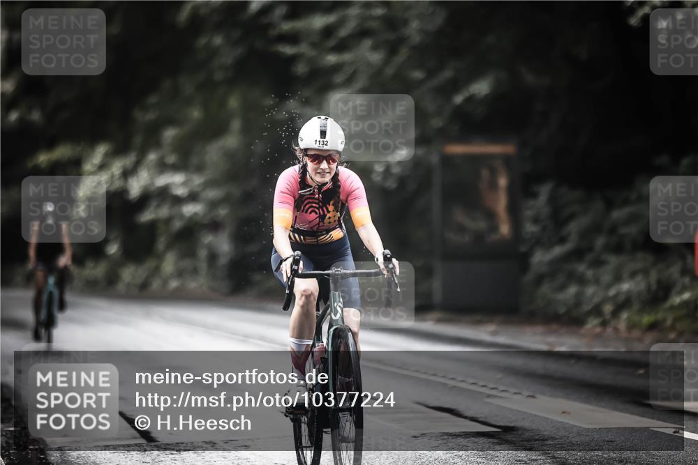 13.09.2026 - Stadtparktriathlon H.Heesch http://msf.ph/oto/10377224 13.09.2026 12:19:02 Radfahren 1033, 1102, 1106, 1132 meine-sportfotos.de