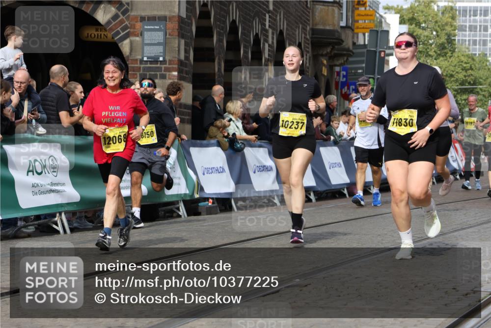 13.09.2026 - 21. swb-Marathon Bremen Strokosch-Dieckow http://msf.ph/oto/10377225 13.09.2026 11:03:26 Ziel 10150, 10185, 10195, 10528, 10531, 10598, 10715, 10727, 10731, 10959, 11070, 11095, 11313, 11493, 11676, 11697, 11830, 11836, 12214, 12421, 12432, 12448, 12483, 10090, 10091, 10327, 10420, 10569, 10902, 10950, 11211, 11411, 11595, 11655, 11746, 12074 meine-sportfotos.de
