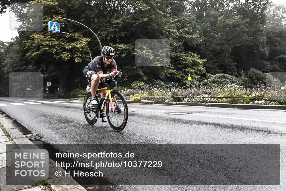 13.09.2026 - Stadtparktriathlon H.Heesch http://msf.ph/oto/10377229 13.09.2026 09:32:14 Radfahren 173, 207 meine-sportfotos.de