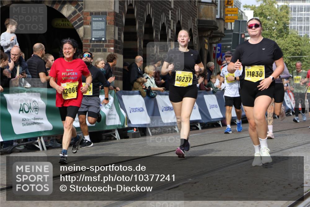 13.09.2026 - 21. swb-Marathon Bremen Strokosch-Dieckow http://msf.ph/oto/10377241 13.09.2026 11:03:26 Ziel 10150, 10185, 10195, 10528, 10531, 10598, 10715, 10727, 10731, 10959, 11070, 11095, 11313, 11493, 11676, 11697, 11830, 11836, 12214, 12421, 12432, 12448, 12483, 10090, 10091, 10327, 10420, 10569, 10902, 10950, 11211, 11411, 11595, 11655, 11746, 12074 meine-sportfotos.de