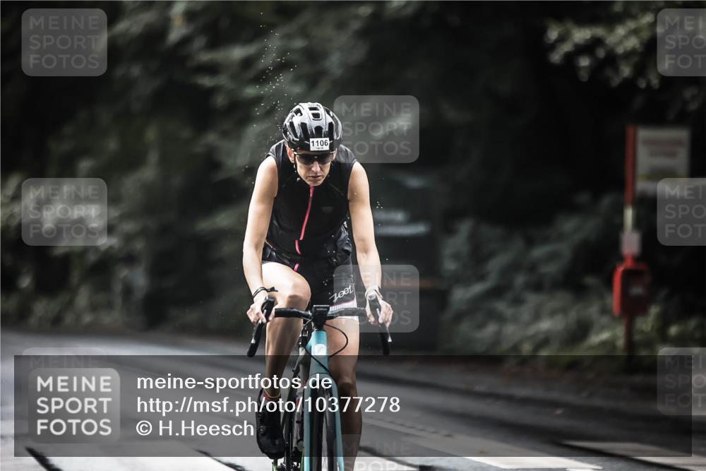 13.09.2026 - Stadtparktriathlon H.Heesch http://msf.ph/oto/10377278 13.09.2026 12:19:05 Radfahren 1106, 1132, 1152 meine-sportfotos.de
