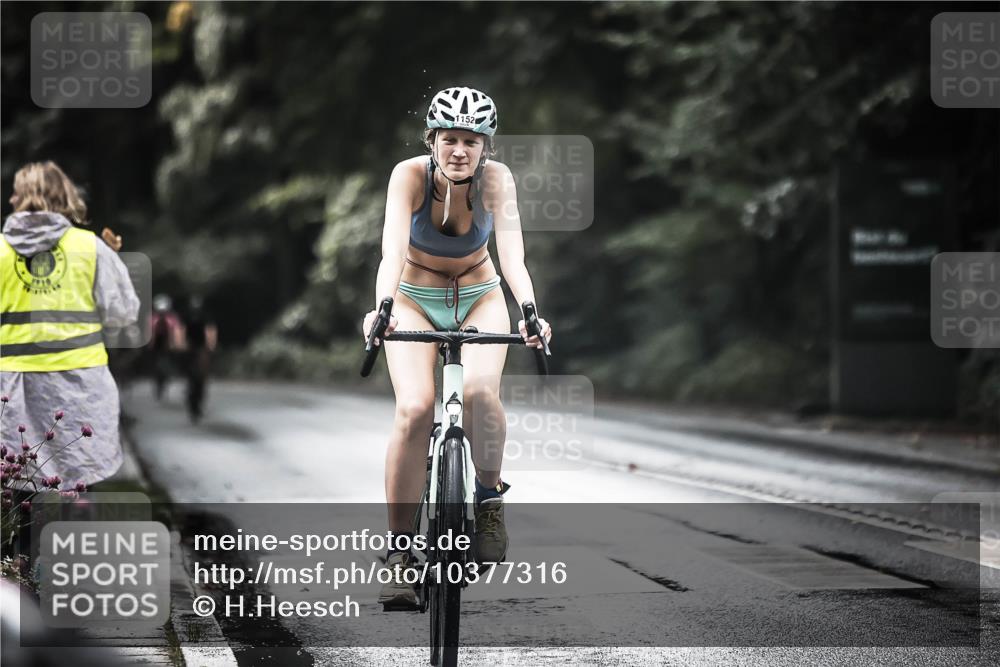 13.09.2026 - Stadtparktriathlon H.Heesch http://msf.ph/oto/10377316 13.09.2026 12:19:10 Radfahren 1106, 1152 meine-sportfotos.de