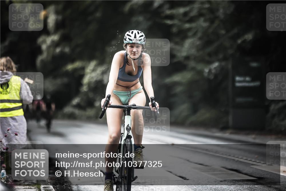 13.09.2026 - Stadtparktriathlon H.Heesch http://msf.ph/oto/10377325 13.09.2026 12:19:11 Radfahren 1106, 1152, 1169 meine-sportfotos.de