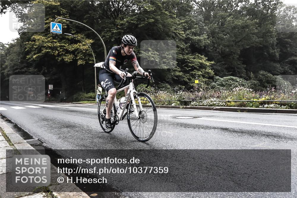 13.09.2026 - Stadtparktriathlon H.Heesch http://msf.ph/oto/10377359 13.09.2026 09:35:19 Radfahren 208, 209 meine-sportfotos.de