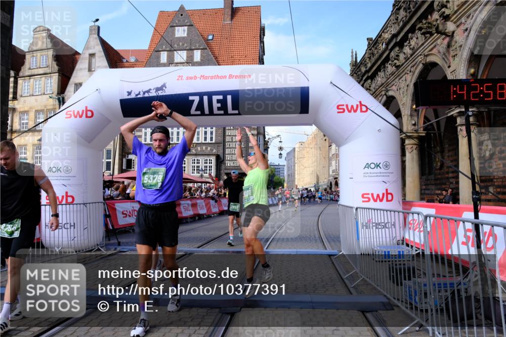 13.09.2026 - 21. swb-Marathon Bremen Tim E. http://msf.ph/oto/10377391 13.09.2026 13:13:19 Ziel 313, 868, 987, 1207, 1513, 2442, 2498, 2559, 2801, 2858, 3625, 5379, 5965, 6349, 7874, 8291, 8419, 8798, 9092, 9217, 13140 meine-sportfotos.de