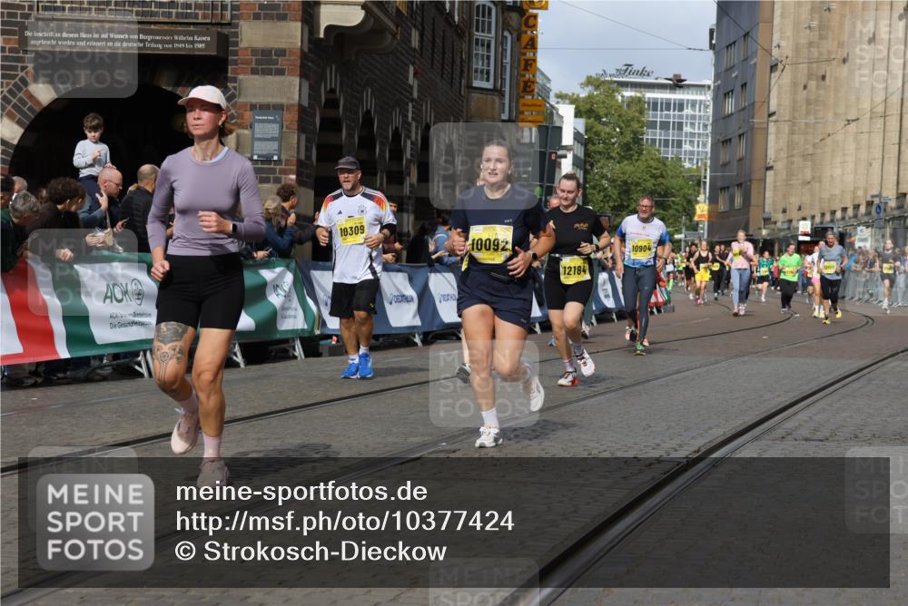 13.09.2026 - 21. swb-Marathon Bremen Strokosch-Dieckow http://msf.ph/oto/10377424 13.09.2026 11:03:29 Ziel 10150, 10185, 10195, 10237, 10528, 10531, 10598, 10715, 10724, 10727, 10731, 10959, 11070, 11095, 11493, 11676, 11830, 11836, 12068, 12214, 12421, 12432, 12483, 10090, 10091, 10327, 10420, 10569, 10902, 10950, 11211, 11411, 11595, 11655, 11746, 12074 meine-sportfotos.de