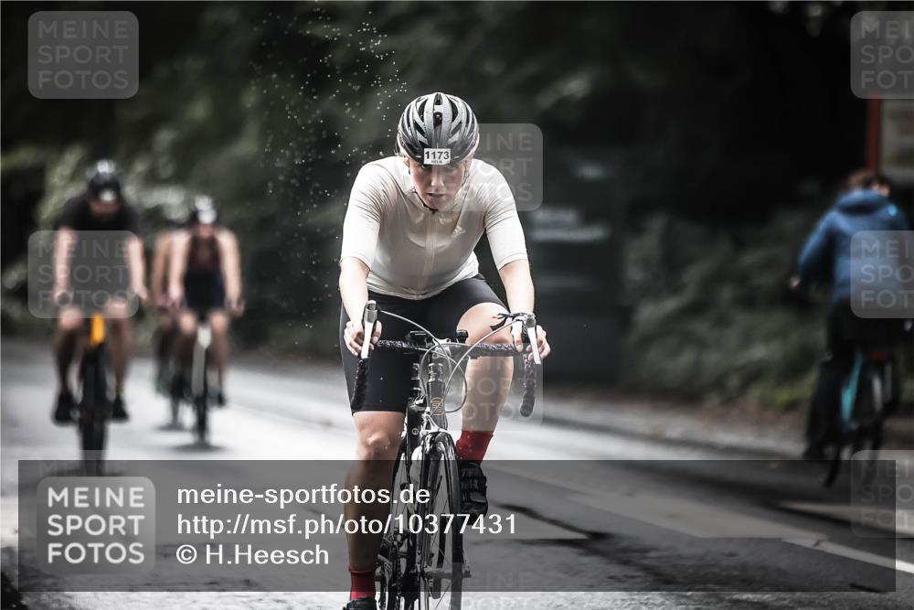 13.09.2026 - Stadtparktriathlon H.Heesch http://msf.ph/oto/10377431 13.09.2026 12:19:21 Radfahren 972, 1020, 1075, 1145, 1169, 1173 meine-sportfotos.de