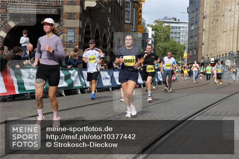13.09.2026 - 21. swb-Marathon Bremen Strokosch-Dieckow http://msf.ph/oto/10377442 13.09.2026 11:03:29 Ziel 10150, 10185, 10195, 10237, 10528, 10531, 10598, 10715, 10724, 10727, 10731, 10959, 11070, 11095, 11493, 11676, 11830, 11836, 12068, 12214, 12421, 12432, 12483, 10090, 10091, 10327, 10420, 10569, 10902, 10950, 11211, 11411, 11595, 11655, 11746, 12074 meine-sportfotos.de