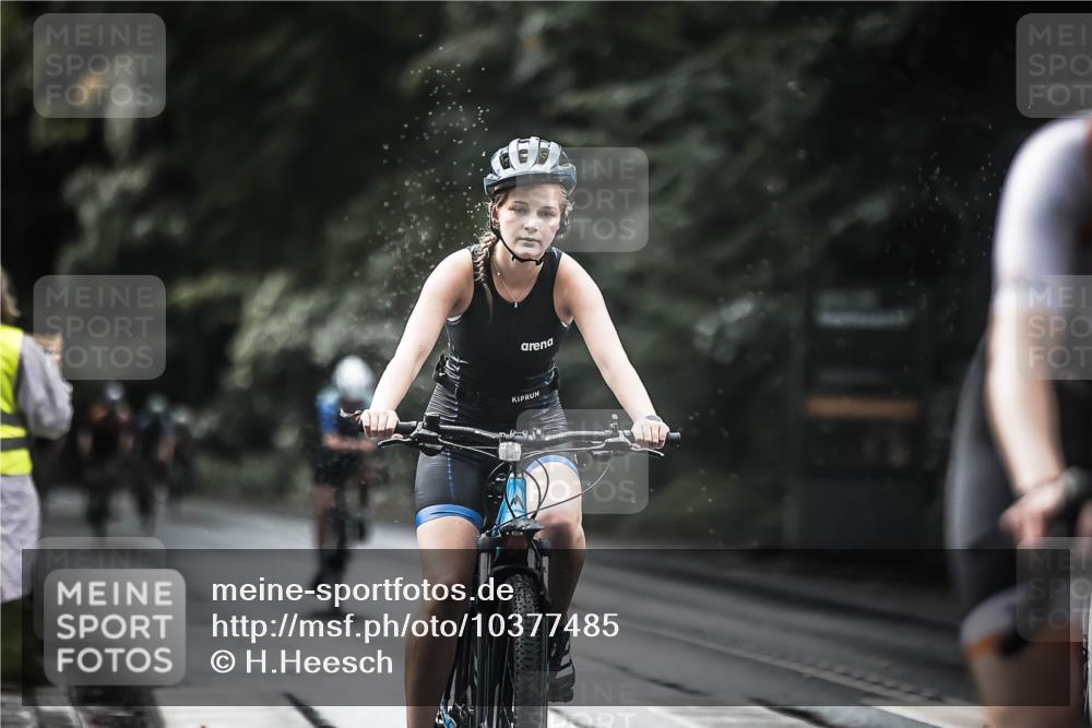 13.09.2026 - Stadtparktriathlon H.Heesch http://msf.ph/oto/10377485 13.09.2026 12:19:33 Radfahren 1098, 1134, 1148, 1158, 1181 meine-sportfotos.de