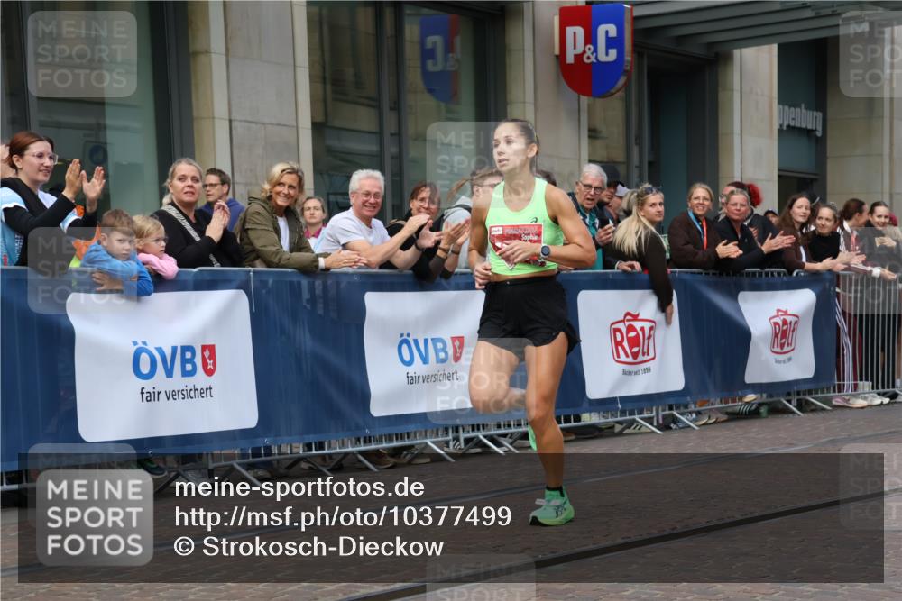 13.09.2026 - 21. swb-Marathon Bremen Strokosch-Dieckow http://msf.ph/oto/10377499 13.09.2026 12:34:53 Ziel 1028, 917, 1190, 1997 meine-sportfotos.de