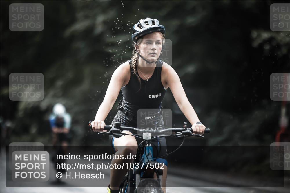 13.09.2026 - Stadtparktriathlon H.Heesch http://msf.ph/oto/10377502 13.09.2026 12:19:33 Radfahren 1098, 1134, 1148, 1158, 1181 meine-sportfotos.de