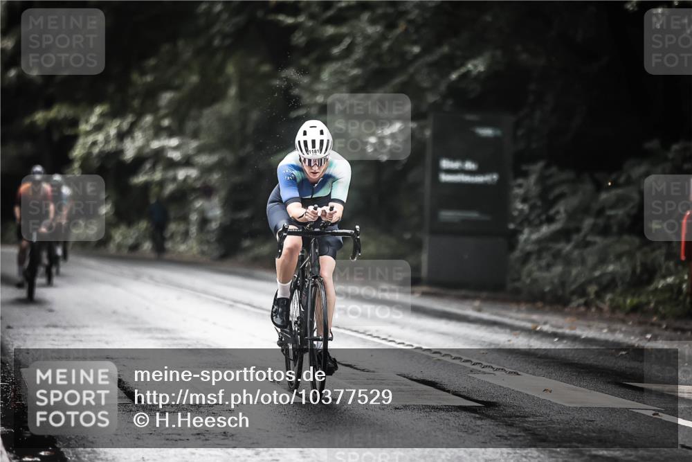 13.09.2026 - Stadtparktriathlon H.Heesch http://msf.ph/oto/10377529 13.09.2026 12:19:35 Radfahren 1045, 1098, 1112, 1134, 1148, 1158, 1177, 1181 meine-sportfotos.de