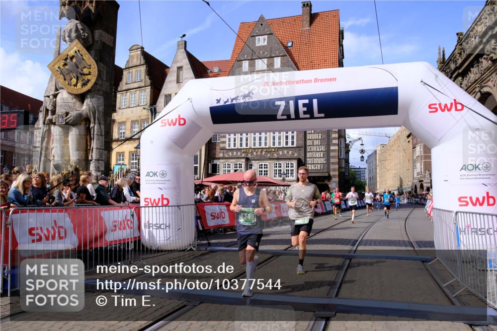 13.09.2026 - 21. swb-Marathon Bremen Tim E. http://msf.ph/oto/10377544 13.09.2026 13:13:24 Ziel 280, 313, 621, 868, 987, 1207, 2498, 2559, 2801, 2858, 3566, 3625, 4582, 5345, 5379, 5769, 6349, 7874, 8291, 8419, 8464, 9092, 9217, 13140 meine-sportfotos.de