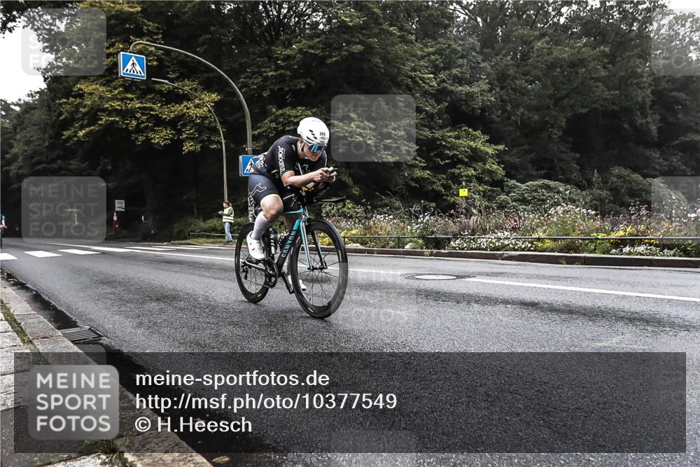 13.09.2026 - Stadtparktriathlon H.Heesch http://msf.ph/oto/10377549 13.09.2026 09:38:23 Radfahren 146, 179, 205 meine-sportfotos.de