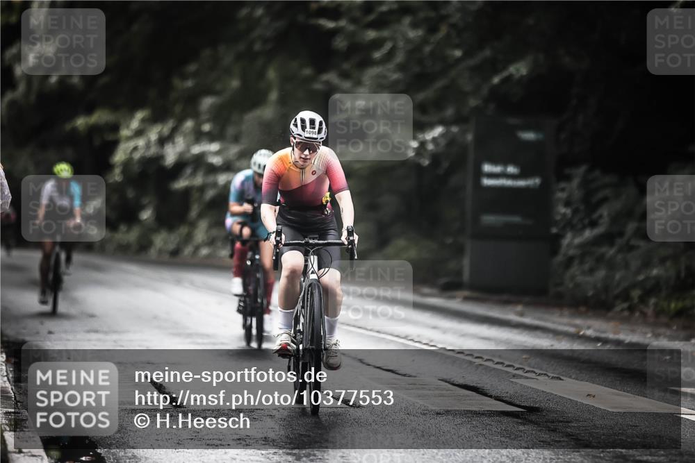 13.09.2026 - Stadtparktriathlon H.Heesch http://msf.ph/oto/10377553 13.09.2026 12:19:38 Radfahren 1045, 1098, 1112, 1134, 1148, 1158, 1177, 1181 meine-sportfotos.de