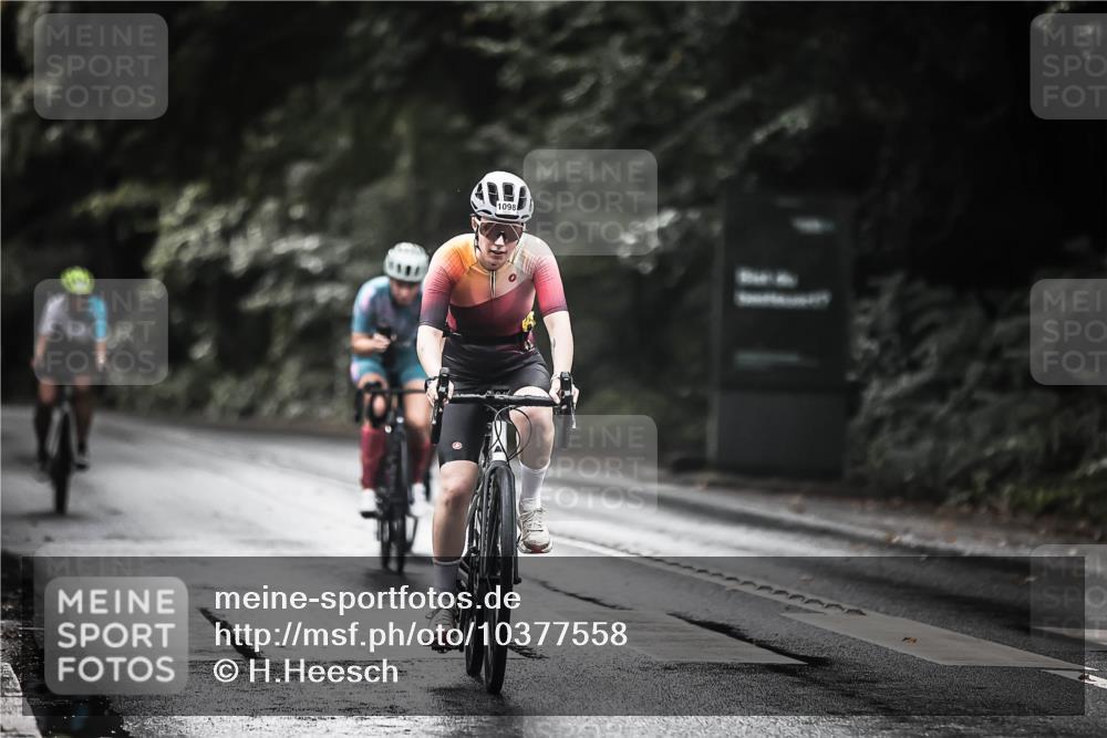 13.09.2026 - Stadtparktriathlon H.Heesch http://msf.ph/oto/10377558 13.09.2026 12:19:38 Radfahren 1045, 1098, 1112, 1134, 1148, 1158, 1177, 1181 meine-sportfotos.de