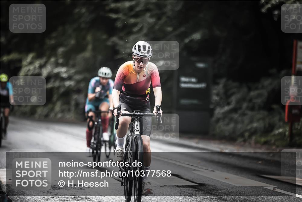 13.09.2026 - Stadtparktriathlon H.Heesch http://msf.ph/oto/10377568 13.09.2026 12:19:38 Radfahren 1045, 1098, 1112, 1134, 1148, 1158, 1177, 1181 meine-sportfotos.de