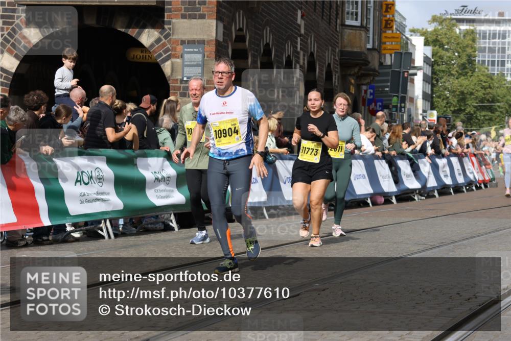 13.09.2026 - 21. swb-Marathon Bremen Strokosch-Dieckow http://msf.ph/oto/10377610 13.09.2026 11:03:32 Ziel 10092, 10150, 10185, 10195, 10237, 10528, 10531, 10598, 10715, 10724, 10727, 10959, 11070, 11095, 11493, 11676, 11830, 11836, 12068, 12184, 12185, 12214, 12421, 12432, 12483, 10090, 10091, 10327, 10569, 10796, 10902, 10950, 11595, 11868, 12074 meine-sportfotos.de