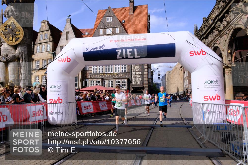 13.09.2026 - 21. swb-Marathon Bremen Tim E. http://msf.ph/oto/10377656 13.09.2026 13:13:28 Ziel 280, 313, 621, 868, 987, 1207, 2498, 2559, 2962, 3566, 3625, 4582, 5345, 5769, 6038, 6349, 6394, 7874, 8197, 8291, 8419, 8464, 9092, 9217 meine-sportfotos.de