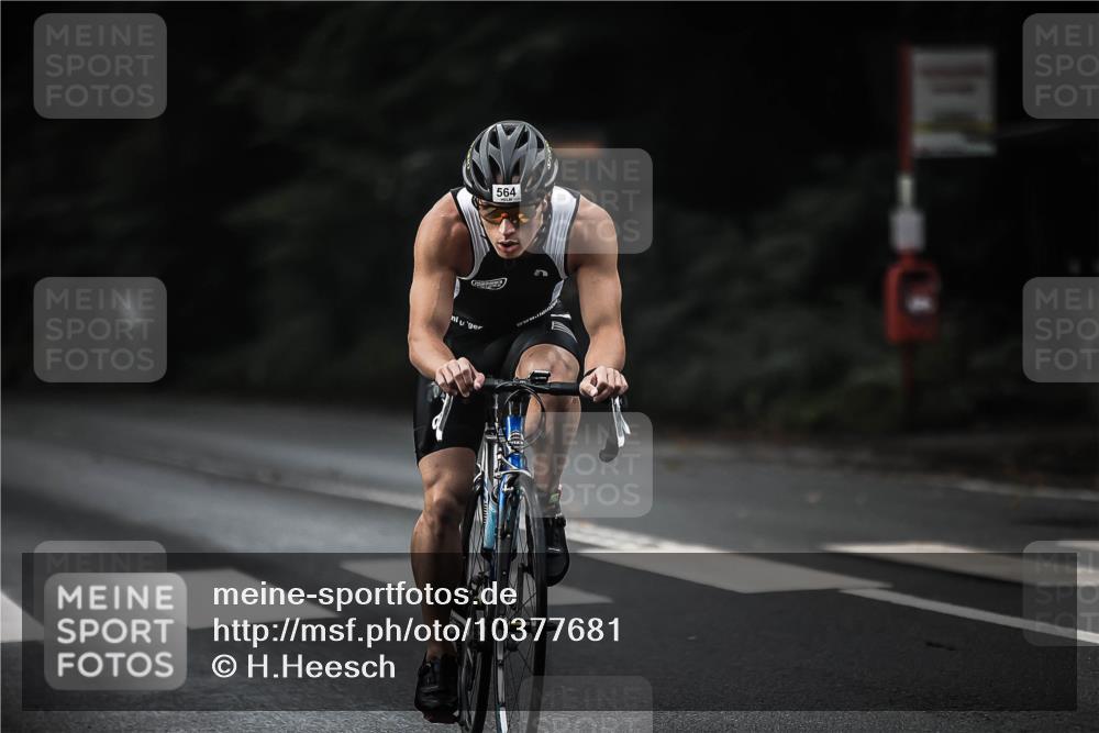 13.09.2026 - Stadtparktriathlon H.Heesch http://msf.ph/oto/10377681 13.09.2026 10:59:21 Radfahren 481, 564, 614, 674 meine-sportfotos.de