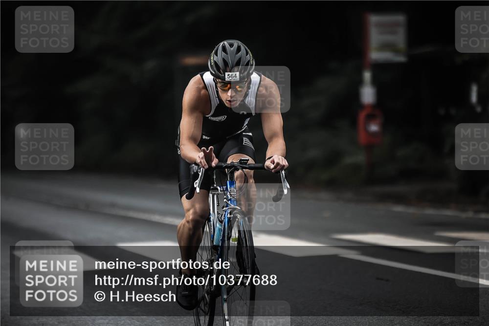13.09.2026 - Stadtparktriathlon H.Heesch http://msf.ph/oto/10377688 13.09.2026 10:59:21 Radfahren 481, 564, 614, 674 meine-sportfotos.de
