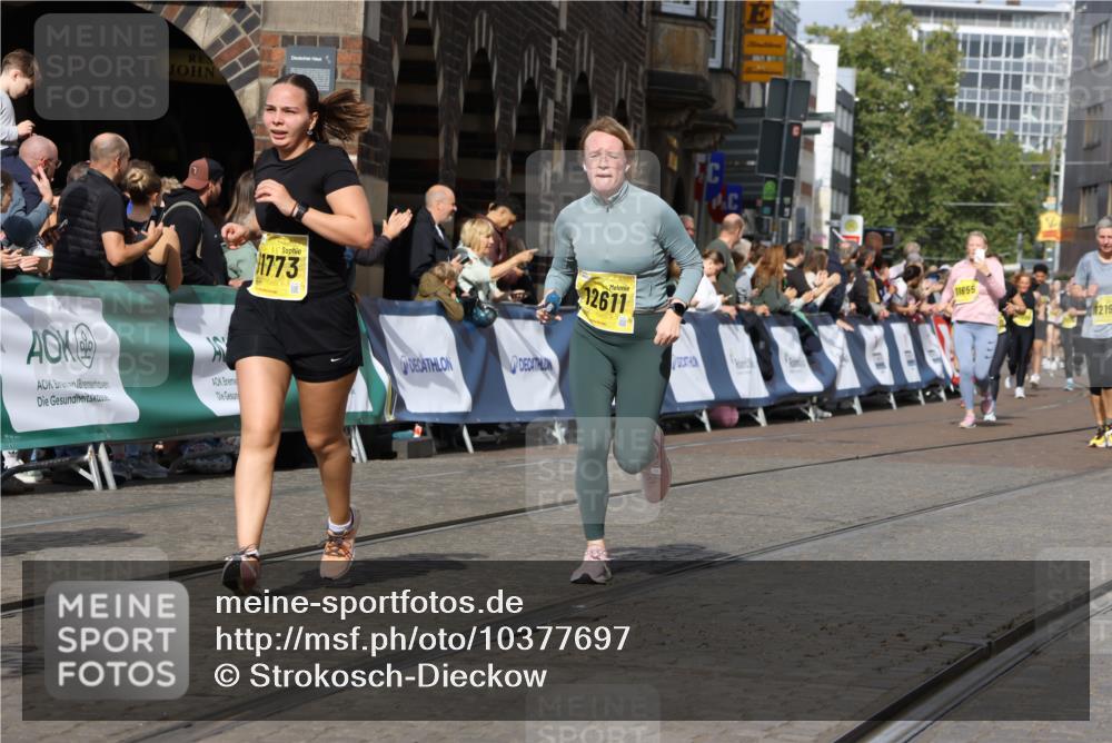 13.09.2026 - 21. swb-Marathon Bremen Strokosch-Dieckow http://msf.ph/oto/10377697 13.09.2026 11:03:34 Ziel 10092, 10150, 10195, 10237, 10309, 10528, 10531, 10598, 10715, 10724, 10727, 10904, 10959, 11070, 11493, 11676, 11830, 11836, 12068, 12184, 12185, 12214, 12421, 12432, 12483, 12611, 10090, 10091, 10327, 10429, 10569, 10796, 10950, 11595, 11868, 12074 meine-sportfotos.de