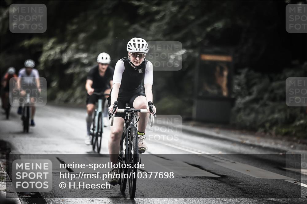 13.09.2026 - Stadtparktriathlon H.Heesch http://msf.ph/oto/10377698 13.09.2026 12:19:54 Radfahren 955, 970, 1077, 1090, 1137, 1157 meine-sportfotos.de