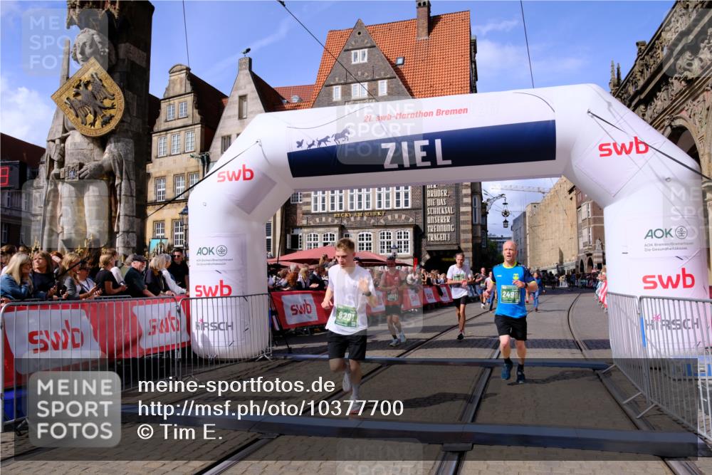 13.09.2026 - 21. swb-Marathon Bremen Tim E. http://msf.ph/oto/10377700 13.09.2026 13:13:28 Ziel 280, 313, 621, 868, 987, 1207, 2498, 2559, 2962, 3566, 3625, 4582, 5345, 5769, 6038, 6349, 6394, 7874, 8197, 8291, 8419, 8464, 9092, 9217 meine-sportfotos.de