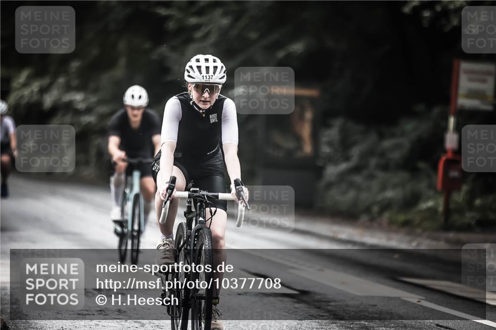 13.09.2026 - Stadtparktriathlon H.Heesch http://msf.ph/oto/10377708 13.09.2026 12:19:54 Radfahren 955, 970, 1077, 1090, 1137, 1157 meine-sportfotos.de