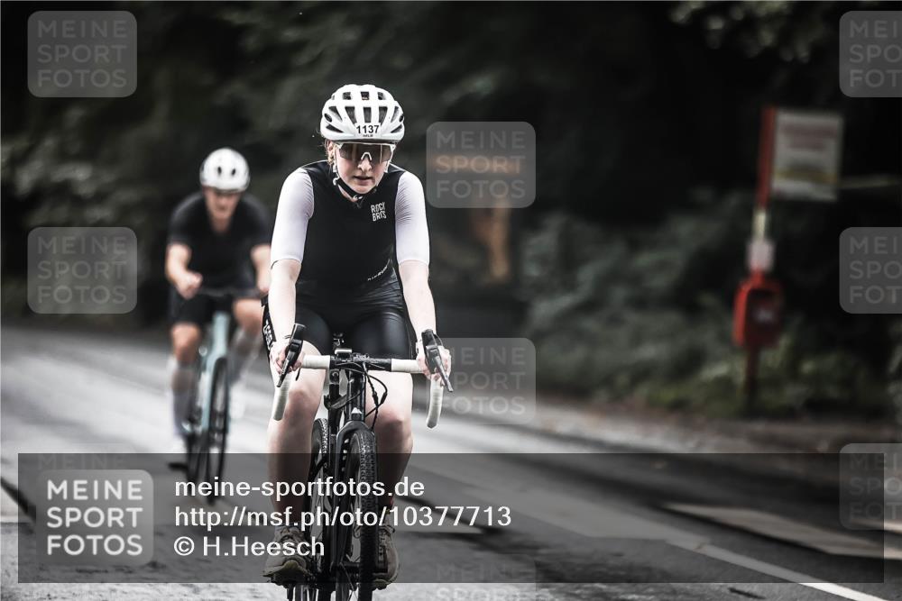 13.09.2026 - Stadtparktriathlon H.Heesch http://msf.ph/oto/10377713 13.09.2026 12:19:54 Radfahren 955, 970, 1077, 1090, 1137, 1157 meine-sportfotos.de