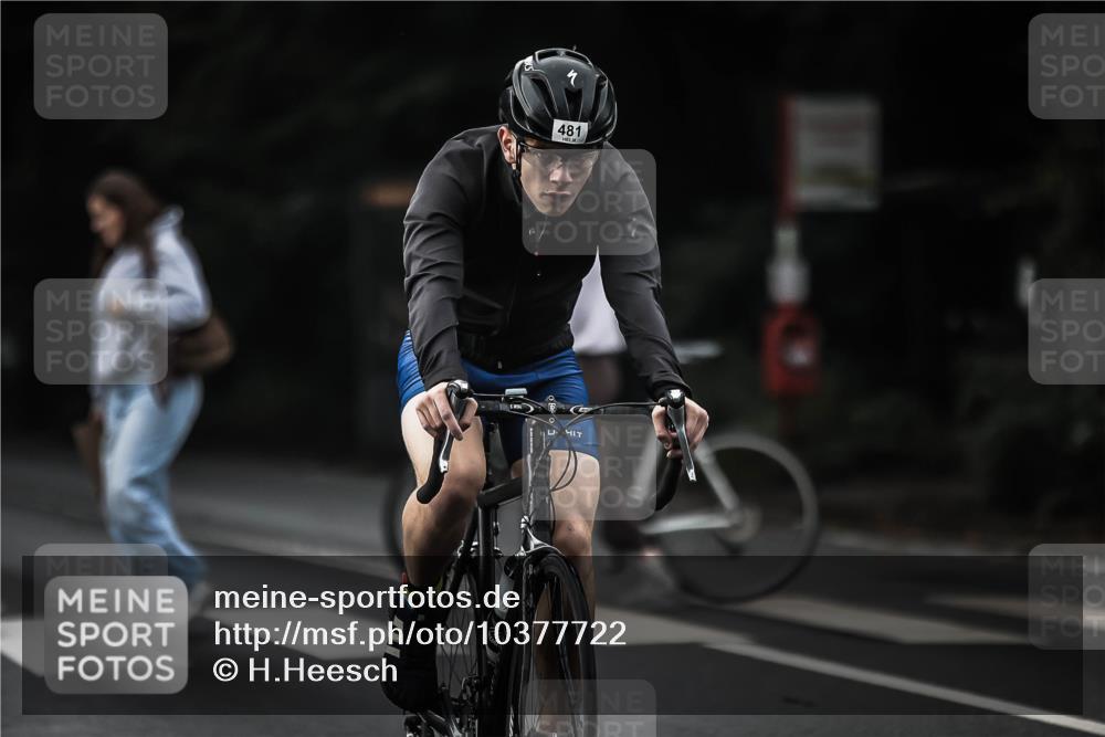 13.09.2026 - Stadtparktriathlon H.Heesch http://msf.ph/oto/10377722 13.09.2026 10:59:26 Radfahren 481, 564, 599 meine-sportfotos.de