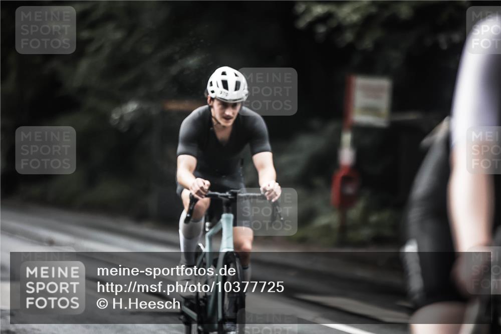 13.09.2026 - Stadtparktriathlon H.Heesch http://msf.ph/oto/10377725 13.09.2026 12:19:55 Radfahren 955, 970, 1047, 1077, 1090, 1137, 1138, 1157 meine-sportfotos.de
