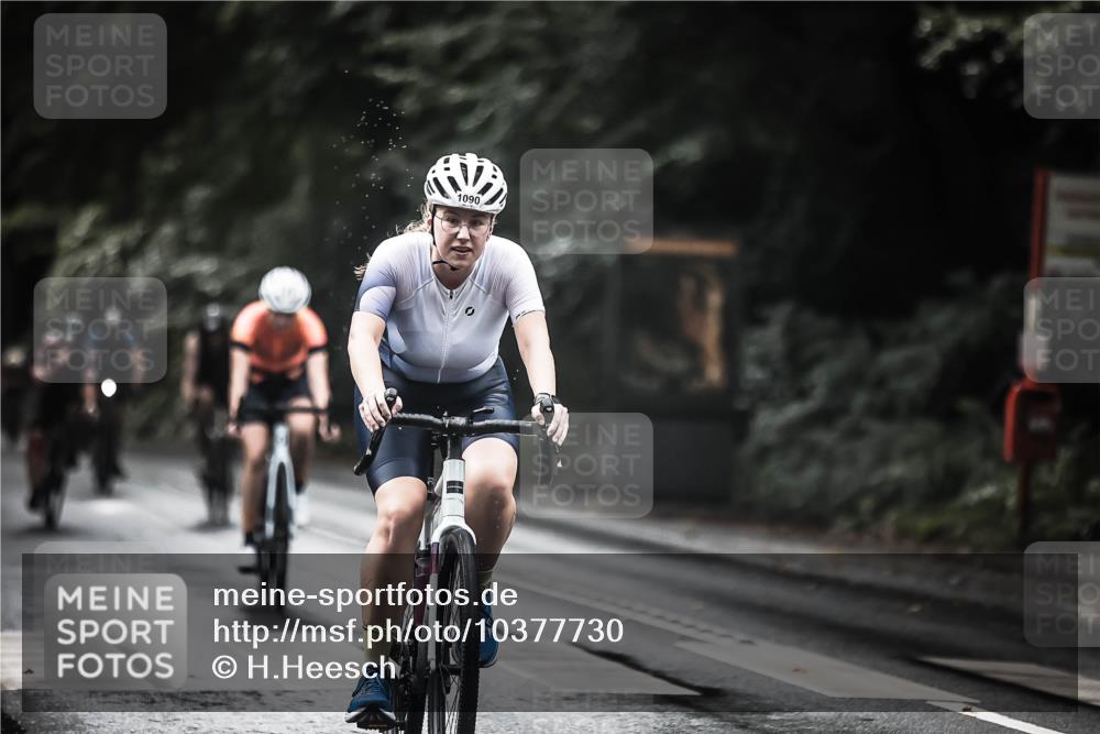 13.09.2026 - Stadtparktriathlon H.Heesch http://msf.ph/oto/10377730 13.09.2026 12:19:57 Radfahren 880, 955, 970, 985, 1047, 1067, 1090, 1137, 1138, 1157 meine-sportfotos.de