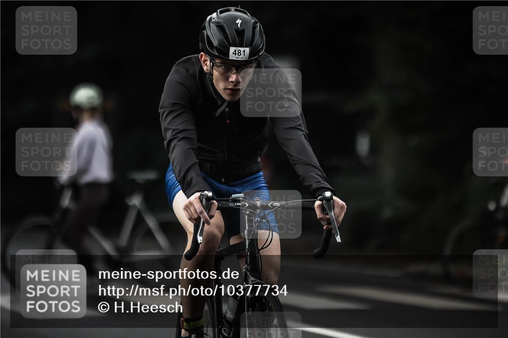 13.09.2026 - Stadtparktriathlon H.Heesch http://msf.ph/oto/10377734 13.09.2026 10:59:26 Radfahren 481, 564, 599 meine-sportfotos.de