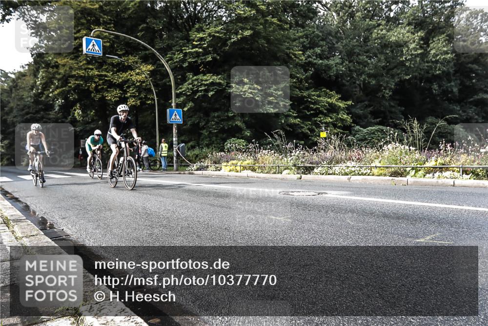 13.09.2026 - Stadtparktriathlon H.Heesch http://msf.ph/oto/10377770 13.09.2026 10:45:48 Radfahren 406, 543, 550, 563 meine-sportfotos.de