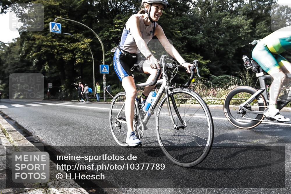 13.09.2026 - Stadtparktriathlon H.Heesch http://msf.ph/oto/10377789 13.09.2026 10:45:50 Radfahren 406, 487, 543, 550 meine-sportfotos.de