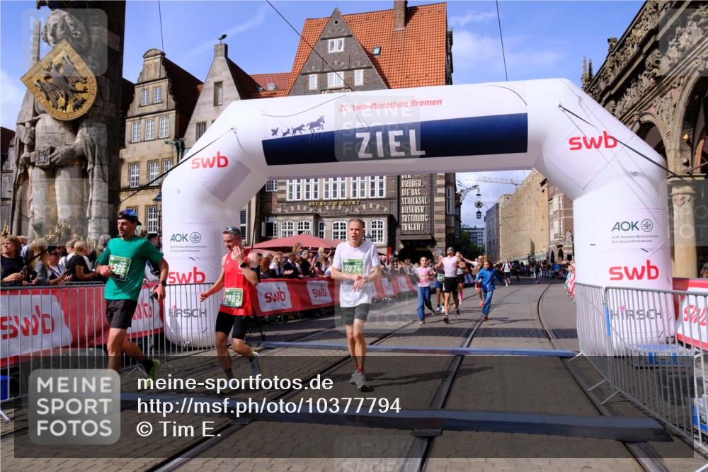 13.09.2026 - 21. swb-Marathon Bremen Tim E. http://msf.ph/oto/10377794 13.09.2026 13:13:30 Ziel 280, 313, 621, 868, 987, 1207, 2130, 2498, 2962, 3566, 3625, 4582, 5345, 5769, 6038, 6349, 6394, 7874, 8197, 8291, 8419, 8464, 9092 meine-sportfotos.de