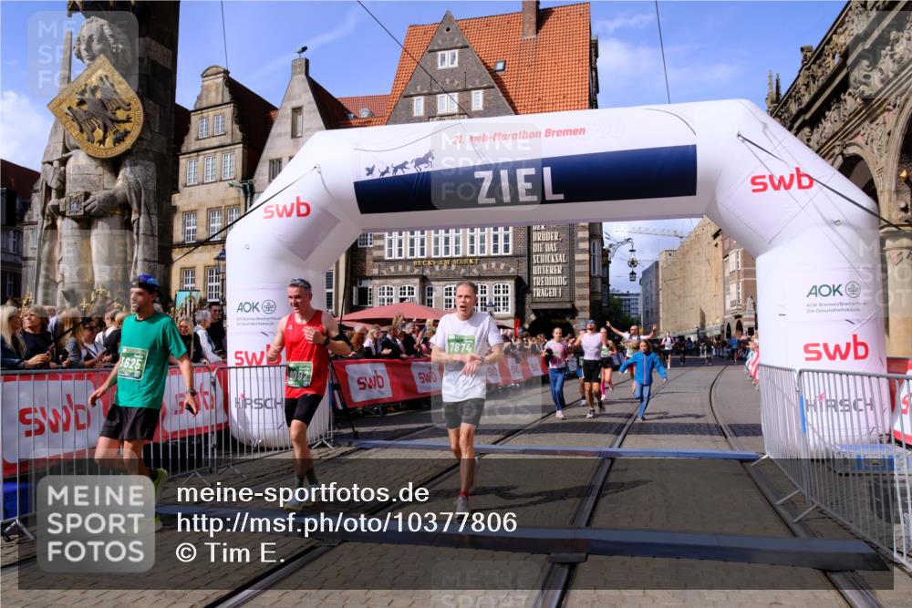 13.09.2026 - 21. swb-Marathon Bremen Tim E. http://msf.ph/oto/10377806 13.09.2026 13:13:31 Ziel 280, 313, 621, 868, 987, 1207, 2130, 2498, 2962, 3566, 3625, 4582, 5345, 5769, 6038, 6394, 7874, 8197, 8291, 8419, 8464, 9092 meine-sportfotos.de