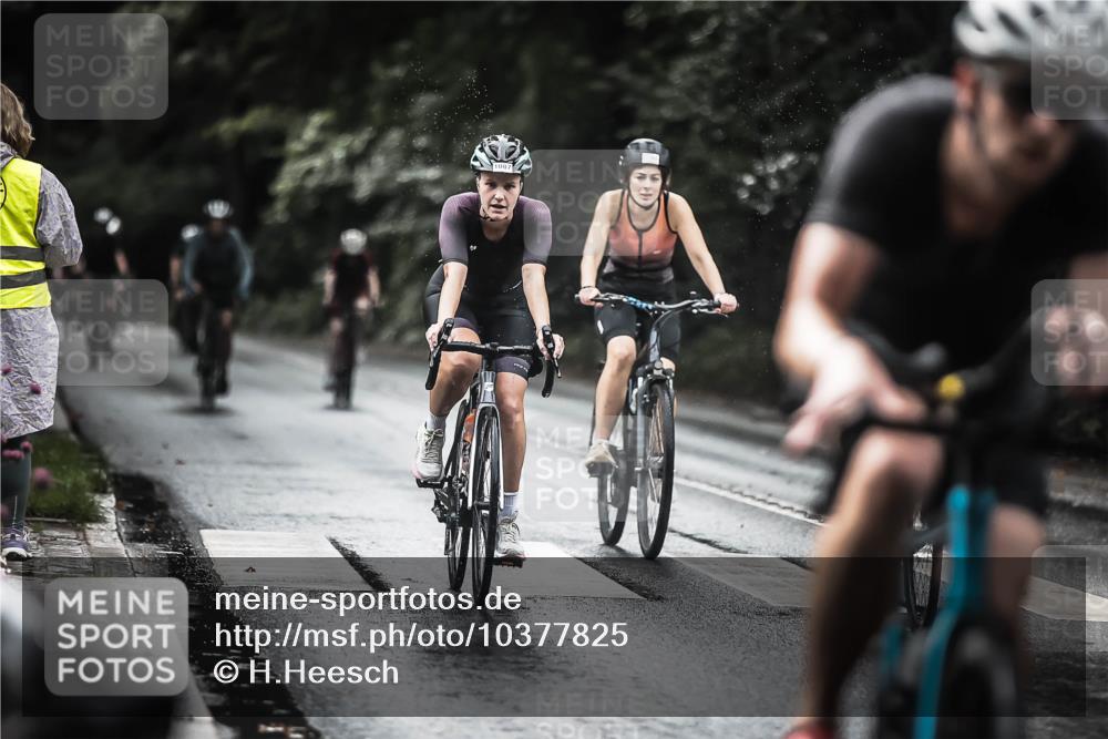 13.09.2026 - Stadtparktriathlon H.Heesch http://msf.ph/oto/10377825 13.09.2026 12:20:07 Radfahren 880, 938, 985, 1024, 1028, 1047, 1056, 1067, 1087, 1120, 1138, 1149, 1187 meine-sportfotos.de