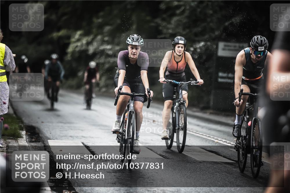 13.09.2026 - Stadtparktriathlon H.Heesch http://msf.ph/oto/10377831 13.09.2026 12:20:07 Radfahren 880, 938, 985, 1024, 1028, 1047, 1056, 1067, 1087, 1120, 1138, 1149, 1187 meine-sportfotos.de