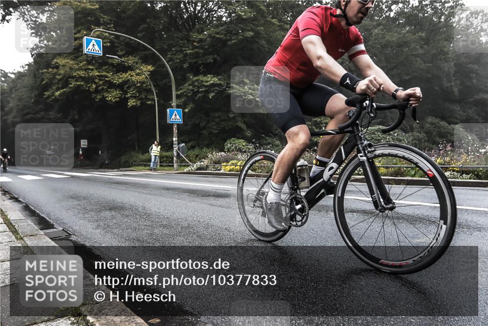 13.09.2026 - Stadtparktriathlon H.Heesch http://msf.ph/oto/10377833 13.09.2026 09:50:37 Radfahren 214, 215 meine-sportfotos.de