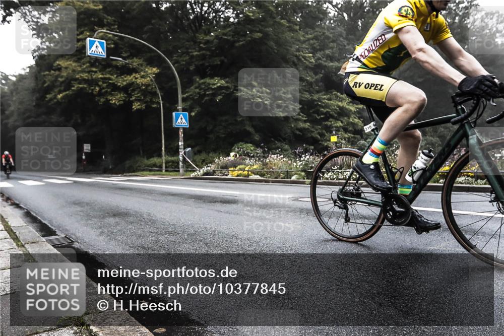 13.09.2026 - Stadtparktriathlon H.Heesch http://msf.ph/oto/10377845 13.09.2026 09:50:51 Radfahren 271, 310 meine-sportfotos.de